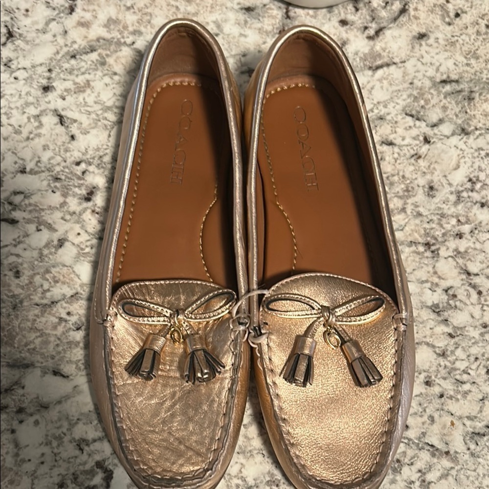 Coach Gold loafersTimeless Slip-On Design